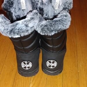 Totes Black and Gray Kids Snow Boots For Girls